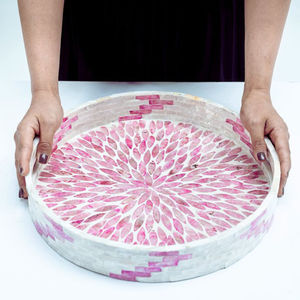 Bandeja redonda para servir comida de diseño elegante, patrón Floral, bandeja para servir nácar blanca, venta al por mayor, accesorios de cocina para el hogar y el Hotel - Product Image 5