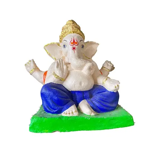 Indore idol maker opte pour le Ganesha de vache pour préparer le Ganesha de vache de manière écologique