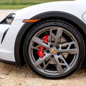 2022 pour Taycan 4S Cross Turismo Wagon 562 ch Véhicule électrique à traction intégrale Lithium Cuir Automatique Toit ouvrant panoramique 3 000 Miles Light Premium Sport - Product Image 1