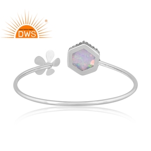 Bague ajustable en argent sterling oxydé fait main avec opale de feu synthétique blanche et rouge, fabricant de bijoux sur mesure - Product Image 3