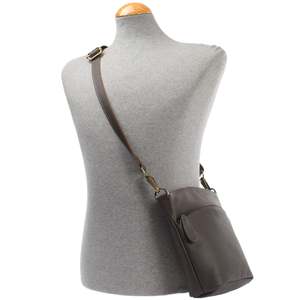 Wholesale Fashion Unisex Large Genuine Leather Vintage Dark Brown Crossbody <b>Bag</b> Water Resistant <b>Big</b> Capacity Custom Hand <b>Bag</b> - Product Image 1