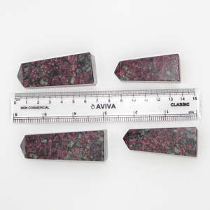 Obelisco de Cristal de Eudialita Natural |   Piedra Curativa de Lujo en Negro y Rojo Vino Intenso, Pulida a Mano, para Meditación y Chakra - Product Image 6