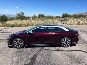 Lucidd Grand Touring RWD 2022, conduite à gauche, turbo, automatique, intérieur luxueux et lumineux, faible kilométrage, état neuf - Product Image 2