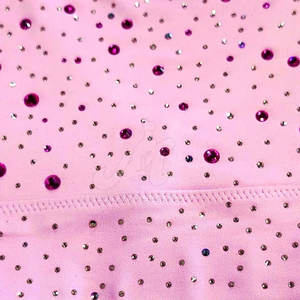 เสื้อชั้นในกีฬาผ้าเนื้อนุ่มยืดหยุ่น กระชับพอดีตัว เหมาะสำหรับเชียร์ลีดเดอร์ การเต้น และกิจกรรมฟิตเนส - Product Image 2