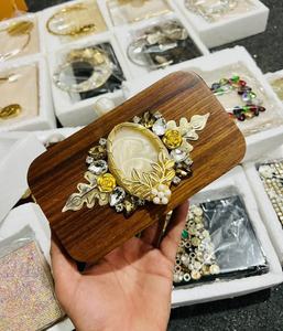 Faizacraft กระเป๋าคลัทช์เรซินที่เป็นมิตรกับสิ่งแวดล้อมมีโซ่และกระดุมตกแต่งคุณสมบัติกันน้ำสำหรับการเดินทาง - Product Image 1