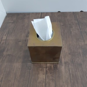 ผู้ถือกระดาษทิชชู่ทองเหลืองทรงสี่เหลี่ยมที่มีดีไซน์ทันสมัยและมีการตัดที่หรูหราสำหรับโต๊ะอาหารในโรงแรม - Product Image 4