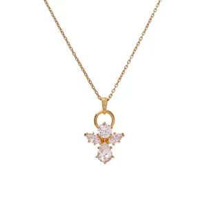 Collier tendance pour femme avec pendentif ange plaqué or 18 carats et chaîne en zircon cubique avec fermoir mousqueton - Cadeau de fiançailles - Product Image 3