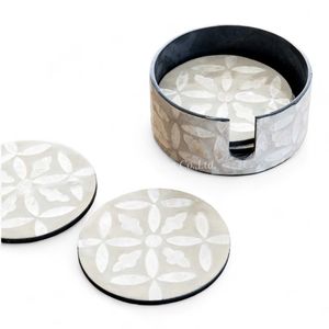 Sous-verre en nacre naturelle de style bohème d'origine vietnamienne pour servir les boissons et décorer la table de la maison - Product Image 2