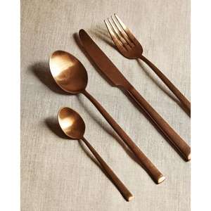 Ensemble de couverts en acier inoxydable avec poignée en silicone pour une tenue confortable et un nettoyage facile. - Product Image 5