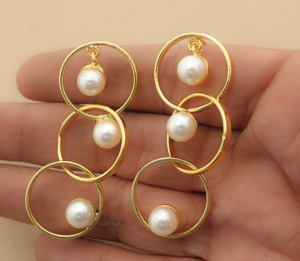Boucles d'oreilles pendantes en perles de cercle d'or pour femmes élégantes boucles d'oreilles multi-anneaux, bijoux de mode plaqués or faits à la main - Product Image 1
