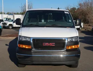 GMC Savanna 2500 Van 2022 - Product Image 3