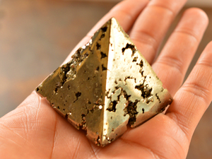 Pérou Pyrite Cristal Pyramide Pointeur Guérison Cristal Puissant Protection Pierre Fous Or Pierre Naturelle Sculpté Poli Druzy Lot - Product Image 3