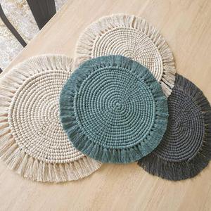 Maceta colgante de macramé hecha a mano, elegante acento decorativo para interiores y exteriores para plantas de jardín de balcón y hogar bohemio moderno - Product Image 2