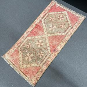Vintage Turkish Rug, Small 1.5x3.1 ft (45x95 cm) Rug, <b>Red</b> Camouflage <b>Wool</b> Rug - Product Image 5