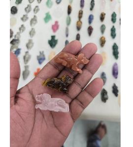 Piedra de cristal natural tallada hermosa gema escultura ornamento para meditación área Oficina Hogar y decoración de arte interior - Product Image 3