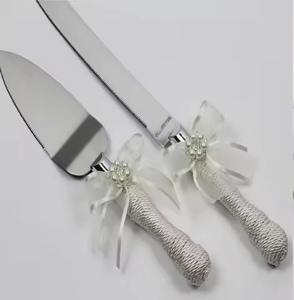 Beau serveur de gâteau de mariage de mariée ensemble de gâteau de mariage gravé ensemble pour les fêtes d'anniversaire et les événements - Product Image 1