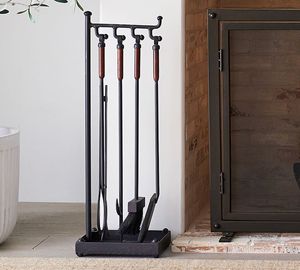 Ensemble d'outils de foyer en métal décoratif, adapté aux foyers à bois, offrant une excellente durabilité pour une utilisation à long terme - Product Image 1