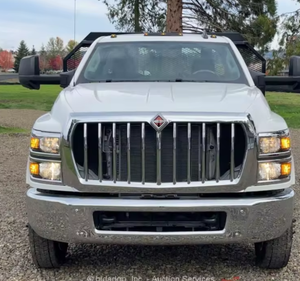 Camion utilitaire à plateau plat International CV515 S/A 12 Diesel, occasion, modèle 2023, récemment utilisé - Product Image 1