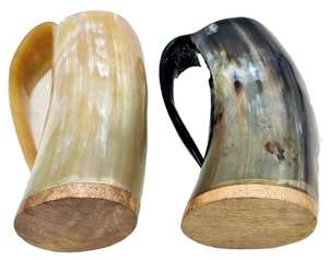 Jarra de Cuerno de Búfalo Naturalmente Esculpida con Tapa de Bambú, con Curvas Suaves y Texturas Ricas para Disfrutar de la Cerveza o el Vino de Forma Rústica y Atemporal - Product Image 4