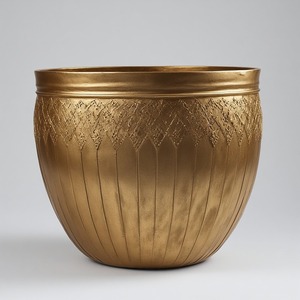 Hosepot ทองเหลืองโบราณที่สวยงามด้วยค้อนเสร็จคลาสสิกได้รับการออกแบบสำหรับการตกแต่งสวนที่หรูหราและใช้ตกแต่งในร่ม - Product Image 5