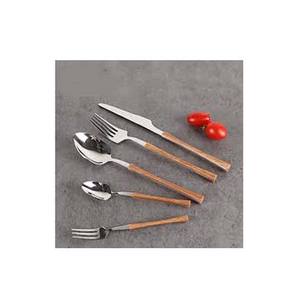 Vente en gros d'argenterie royale Couverts en acier inoxydable Argent poli miroir avec long manche en bois rond Cadeau de luxe Royal Design - Product Image 1