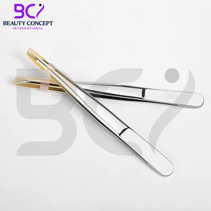 Pinzas de Acero Inoxidable de Alta Calidad con Punta Inclinada, Herramienta de Belleza de Estilo Clásico y Duradero para Cejas Perfectamente Definidas y Vello Facial - Product Image 2