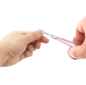 Tijeras para cutículas de uñas de manicura de acero inoxidable de oro rosa de calidad superior punta curva mango de cerámica hoja afilada herramienta de belleza - Product Image 5