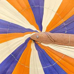 Abanico Artesanal de Madera de Coco y Hoja de Palma Khmer, Tejido Multicolor Exquisito para Decoración, Bodas Tropicales y Regalos de Verano - Product Image 2