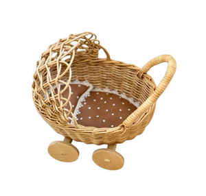 Chariot pour poupée en rotin naturel tissé à la main avec des roues en bois, panier de poussette en osier pour poupées et jouets en peluche en provenance du Vietnam - Product Image 1