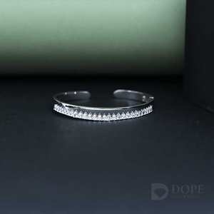 Pulsera rígida de diamante cultivado en laboratorio de pera de una sola línea en oro macizo de 14kt con diseño exclusivo y para cada ocasión - Product Image 3