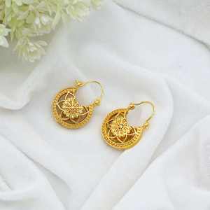 Pendientes de aro de Mandala Floral chapados en oro de 18 quilates para mujer, diseño de loto hecho a mano, círculo grande, Perla de diamante de latón, gota de moda - Product Image 3