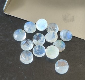 Pierre de lune arc-en-ciel naturelle 4mm-30mm ronde Rose coupe dos plat pierres précieuses en vrac en gros pour la fabrication de bijoux - Product Image 2