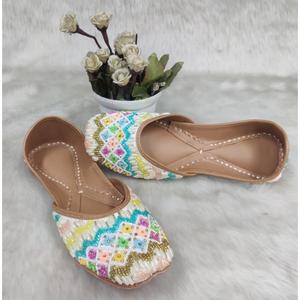 Chaussures de fête pour femmes, couleur bleue, broderie dorée, accessoires de chaussures, style indien, cuir véritable, tendance de la mode - Product Image 4