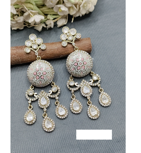 Bijoux de boucles d'oreilles élégantes et fabriquées à la main traditionnelles Mehandi pour les femmes de l'Inde - Product Image 1