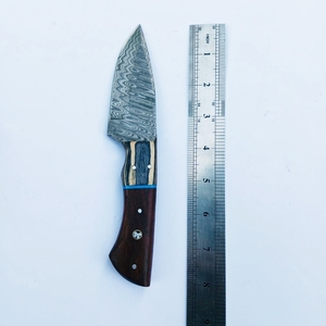 Cuchillo de caza de acero de Damasco hecho a mano personalizado, cuchillo de hoja fija para acampar, mango de madera con Funda de cuero - Product Image 2