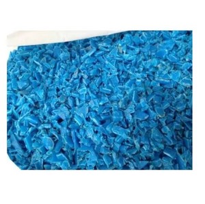 Flocons de ferraille de tambours bleus HDPE de haute qualité rebroyés en PET pour le moulage et l'emballage de profils d'équipement sportif offre bon marché - Product Image 3