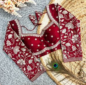 Blouse avec des broderies zari, des paillettes et du fil, col en V, motif fantaisie Sabyasachi, dos ouvert. - Product Image 6