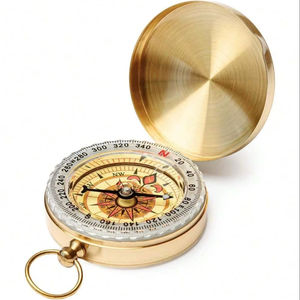 Boussole Nautique en Laiton Élégante, Accessoire de Navigation Maritime Intemporel, Affichage pour Bureau et Étude - Product Image 1