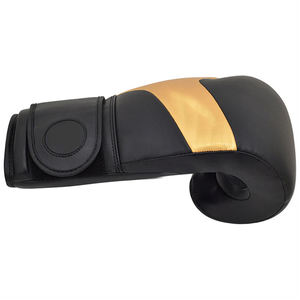 Gants de boxe en cuir véritable et coussinets de mise au point par AMAZING INDUSTRIES, couleur noir doré, bonne vente avec service OEM en gros - Product Image 4
