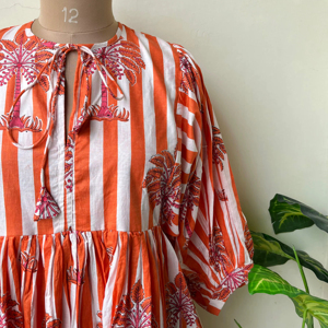 Main bloc imprimé coton robe indien Floral col en v vêtements d'été coton bio robe bloc imprimer taille unique cadeau pour elle - Product Image 1