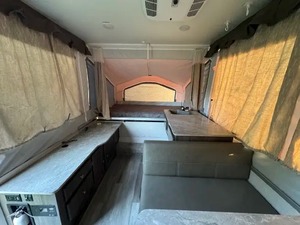 Autocaravana Usada F-o-r-e-s-t R-i-v-e-r RV Rock-wood F-r-e-e-d-o-m S-e-r-i-e-s 1940LTD 2022 Lista para la Venta - Product Image 5
