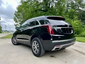 2023 Cadillac XT5รถ SUV cadilac Lac หรูหราพรีเมี่ยม XT5 8L เครื่องยนต์เทอร์โบ AWD ไฟขับอัตโนมัติหนังสีเข้ม R18ซ้าย - Product Image 3