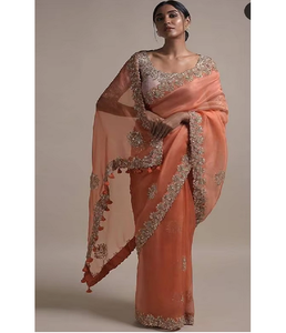 Saree élégant avec des embellissements de pierre de perles de verre et une broderie lourde belle tenue ethnique de concepteur pour les cérémonies de mariage - Product Image 4