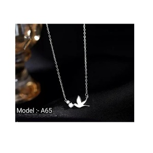 Bijoux pendentifs en acier inoxydable de qualité supérieure Collier unique fait main pour femmes disponible à un prix abordable - Product Image 1