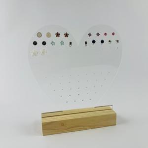 2025 Precio de fábrica Corazón romántico Acrílico Pendiente Soporte de exhibición LED con base de madera - Product Image 6