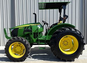 Tractor utilitario 2022 Johnn Deere 5065E, 1.183 horas, 4x4, motor diésel de 65 HP, 1 Control Remoto trasero, 540 toma de fuerza, enganche de 3 puntos, - Product Image 6