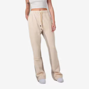 Pantalones de chándal de algodón de alta calidad con logotipo personalizado 2025 para mujer, ropa de calle informal activa, pantalones de chándal con estilo deportivo de cintura media - Product Image 1