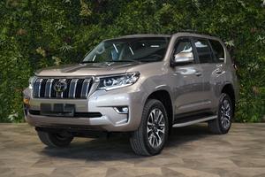 NOUVEAU/OCCASION TOYOTA LAND CRUISER 3.0L DIESEL BOÎTE DE VITESSES MANUELLE COULEUR GRIS SUV 130KW - 177HP - Product Image 3