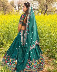 Lehenga Choli de Moda con Estilo Cultural Rajastaní para Bodas de Invierno, con Trabajo de Hilo y Lentejuelas de Piel Sintética, Personalizable - Product Image 3