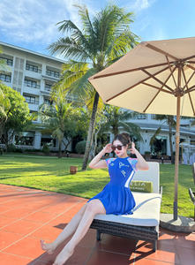 ชุดว่ายน้ำแบบพรีเมี่ยมสำหรับผู้หญิงหลากสีทำจากโพลีเอสเตอร์-สแปนเด็กซ์ผสมให้ความยืดสบาย - Product Image 2